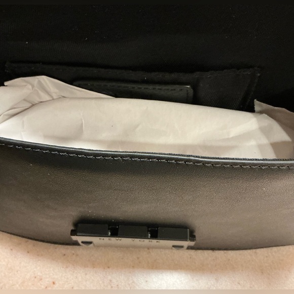 Cute Little Black Nicole Miller Crossbodyn - Picture 5 of 6